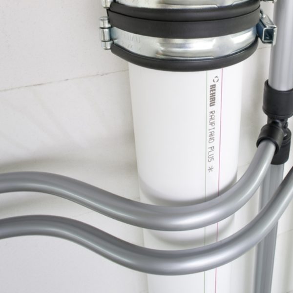 kanalizacionnyj-stoyak-v-kvartire